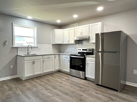 35 Werner St, Unit 1st Floor - Apartment in Wernersville, PA - Building Photo