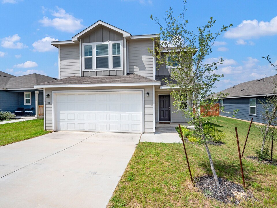 418 Forsythia in New Braunfels, TX - Building Photo