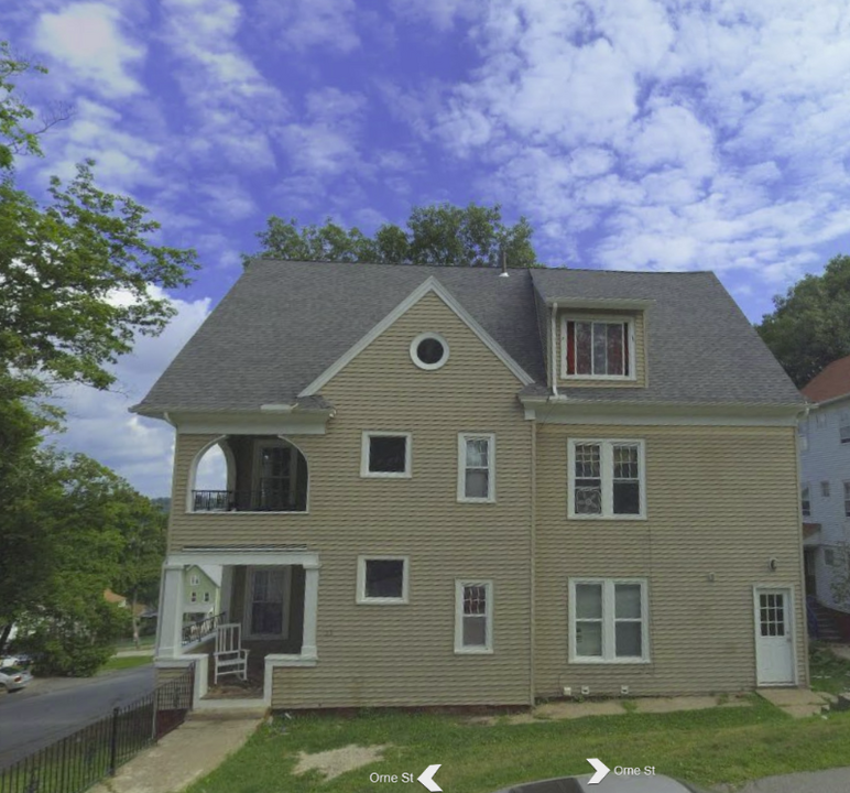 33 Orne St in Worcester, MA - Building Photo