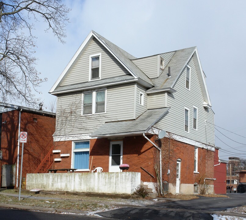 133 N Barnard St in State College, PA - Building Photo