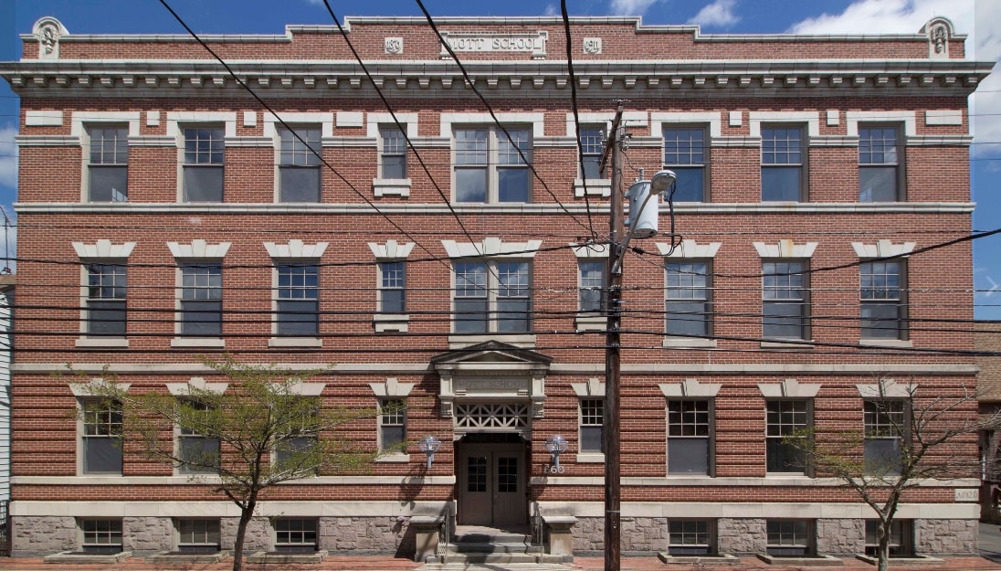 660 Centre Street in Trenton, NJ - Foto de edificio