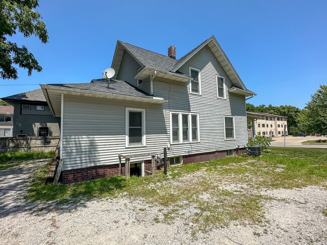 531 Welch Ave in Ames, IA - Building Photo - Building Photo