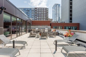 The Scott Residences in Chicago, IL - Building Photo - Building Photo