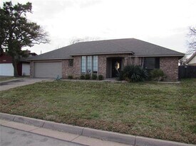 5106 Red River Dr in Arlington, TX - Building Photo