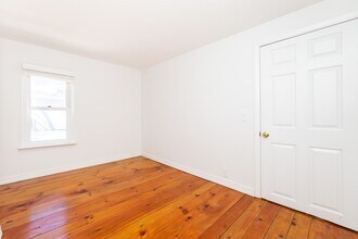 4 Cogswell Pl in Cambridge, MA - Building Photo - Building Photo