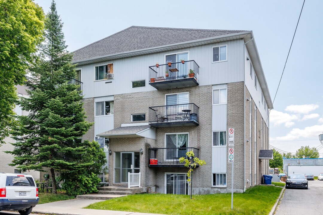 1290 Antonio Rue in Laval, QC - Building Photo