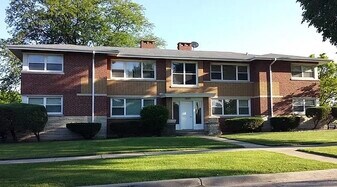 10350 Milford St, Unit G2 in Westchester, IL - Building Photo