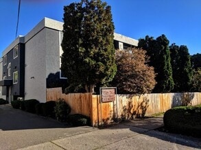 Win Don in Seattle, WA - Foto de edificio - Building Photo