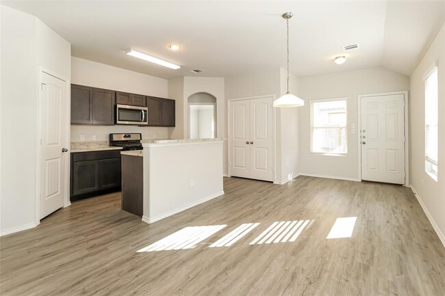 2018 East Chunk Dr in Conroe, TX - Building Photo - Building Photo
