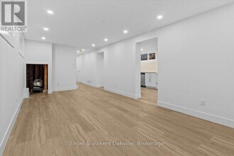939 Glencairn Ave in Toronto, ON - Building Photo - Building Photo