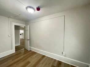 51 Pennacook St in Manchester, NH - Foto de edificio - Building Photo