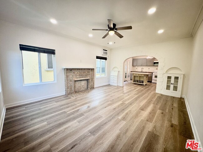 property at 1419 Bronson Ave