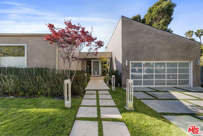 9908 Kip Dr in Beverly Hills, CA - Building Photo - Building Photo