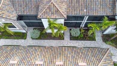 5548 Palmer Cir in Bradenton, FL - Building Photo - Building Photo