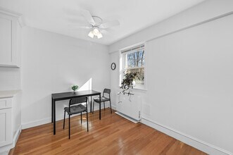 131 Sewall Ave, Unit 6 in Brookline, MA - Foto de edificio - Building Photo