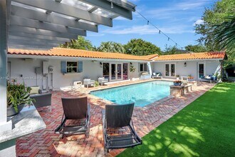 6640 Tarrega St in Coral Gables, FL - Building Photo - Building Photo