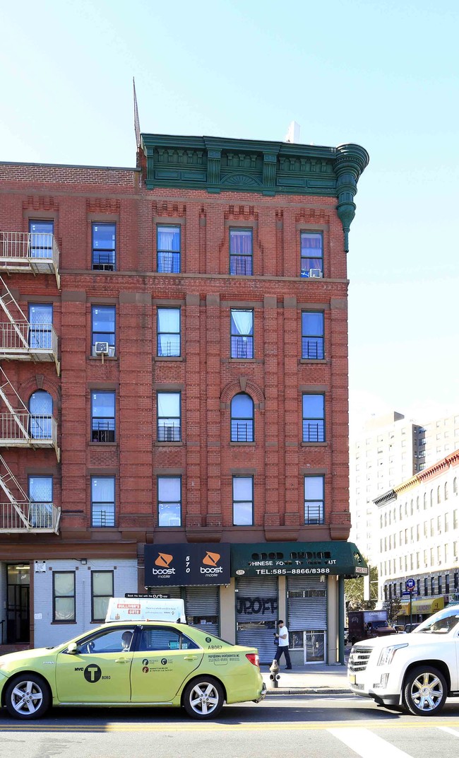 218-218A St Anns Ave in Bronx, NY - Foto de edificio - Building Photo