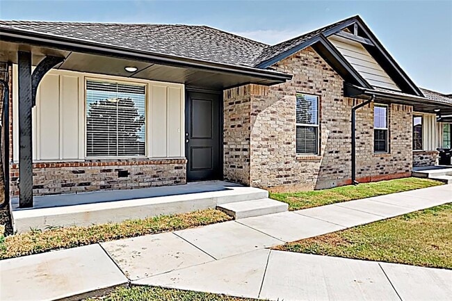 property at 11523 Keystone Cir