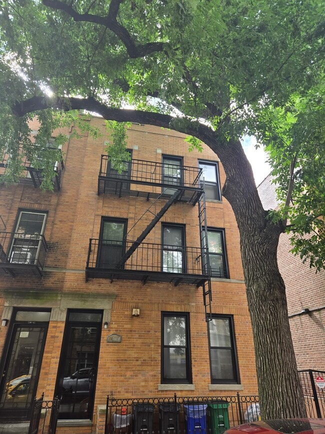 2415 41st St, Unit 1R