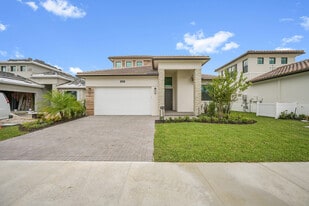 13917 Vivant Dr in Palm Beach Gardens, FL - Building Photo