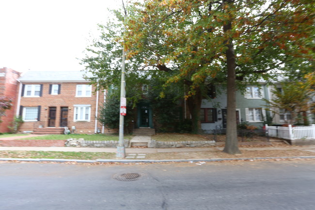 2115 2nd St NW in Washington, DC - Building Photo - Building Photo