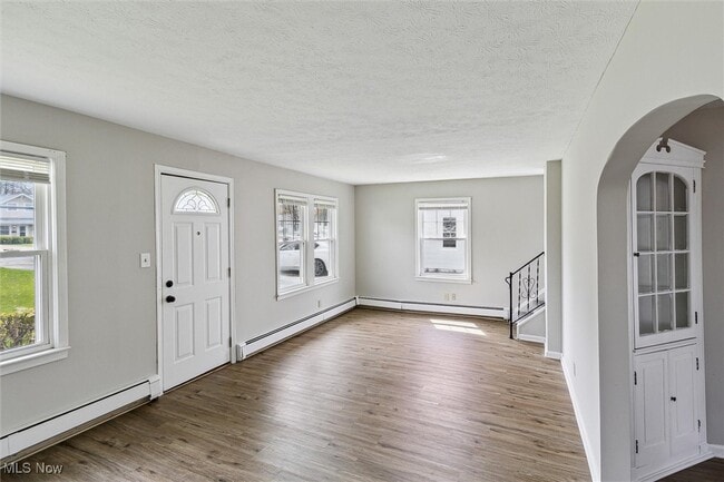 property at 286 E 238th St
