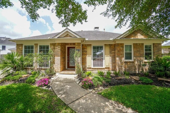 property at 4923 Lake Georgetown Ct