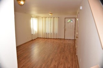 1826 98th Pl SW in Everett, WA - Foto de edificio - Building Photo