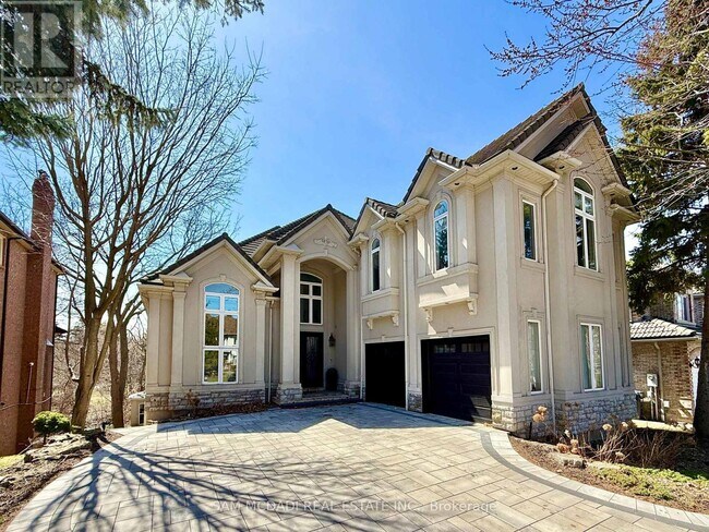 2022 Eckland Ct in Mississauga, ON - Building Photo - Building Photo