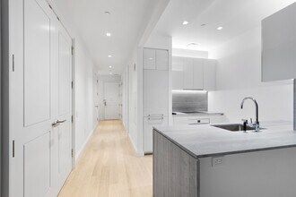 1 Wall St in New York, NY - Building Photo - Building Photo