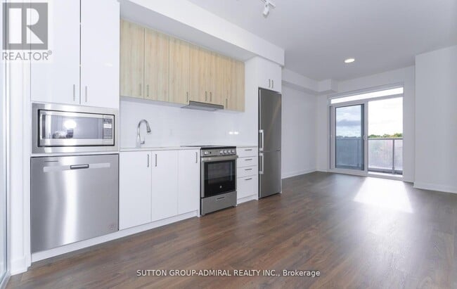 property at 30 Upper Mall Wy