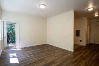 1650 SE Harold St in Portland, OR - Building Photo - Building Photo