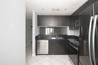 369 NW 36th Ave in Deerfield Beach, FL - Building Photo - Building Photo