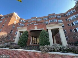 2500 Q St NW in Washington, DC - Building Photo