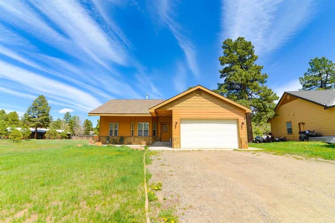 35 Chipper Ct in Pagosa Springs, CO - Foto de edificio