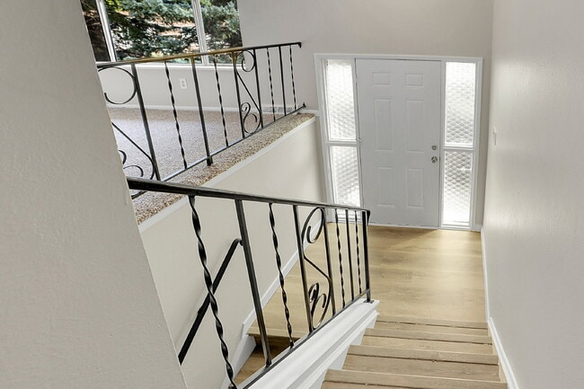 2013 S Yank Way in Lakewood, CO - Building Photo - Building Photo