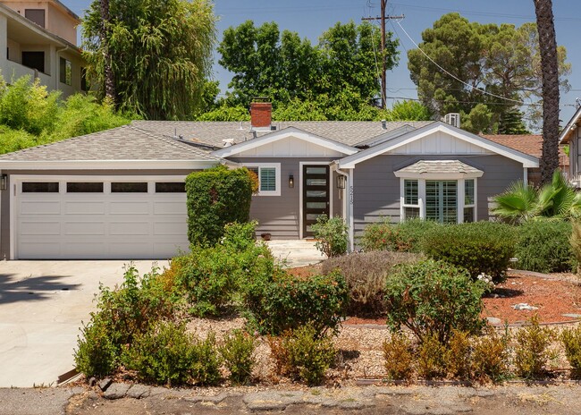 property at 5215 Norwich Ave