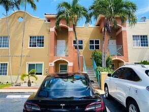 6960 NW 174th Terrace in Hialeah, FL - Building Photo - Building Photo