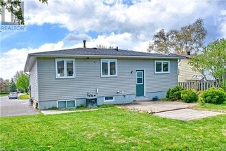 8 Rhonda Rd in Collingwood, ON - Building Photo - Building Photo