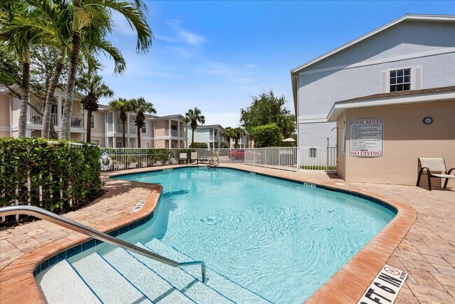 3309 Lisa Ln in Naples, FL - Building Photo - Building Photo