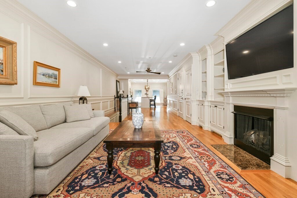 447 Beacon St in Boston, MA - Building Photo