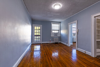 South Arthur in Richmond, VA - Building Photo - Interior Photo