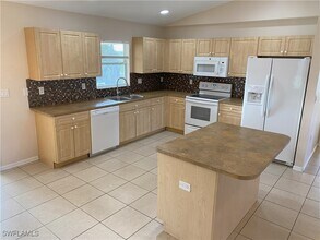 2318 NE 24th Ave in Cape Coral, FL - Building Photo - Building Photo