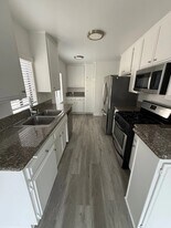 408 N Venice Blvd, Unit 408B in Los Angeles, CA - Building Photo