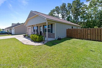 244 Breakwater Dr in Sneads Ferry, NC - Building Photo - Building Photo
