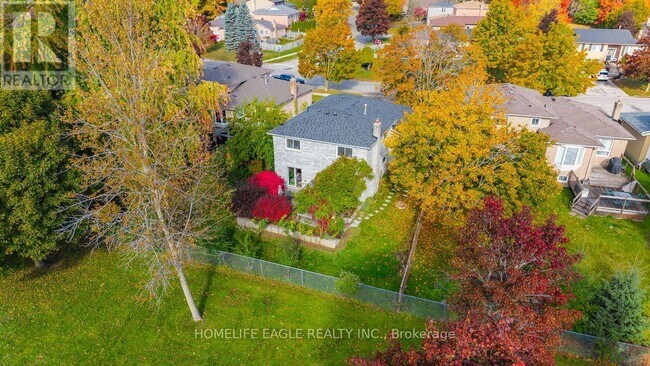 17 Beckett Ave. in East Gwillimbury, ON - Building Photo - Building Photo