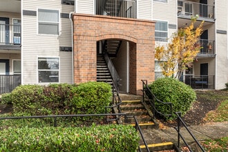 Arbor Heights in Tigard, OR - Foto de edificio - Building Photo