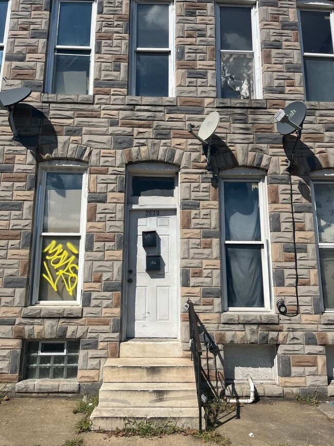 2030 Wilkens Ave