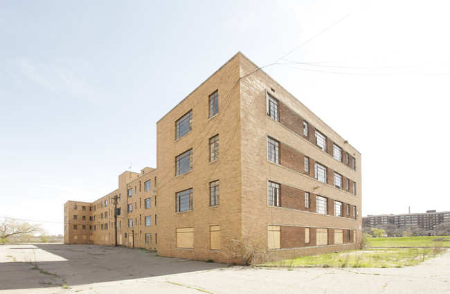 River Plaza Apartments in Detroit, MI - Foto de edificio - Building Photo