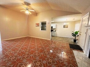 5410 Twin Lakes Dr in College Park, GA - Building Photo - Building Photo